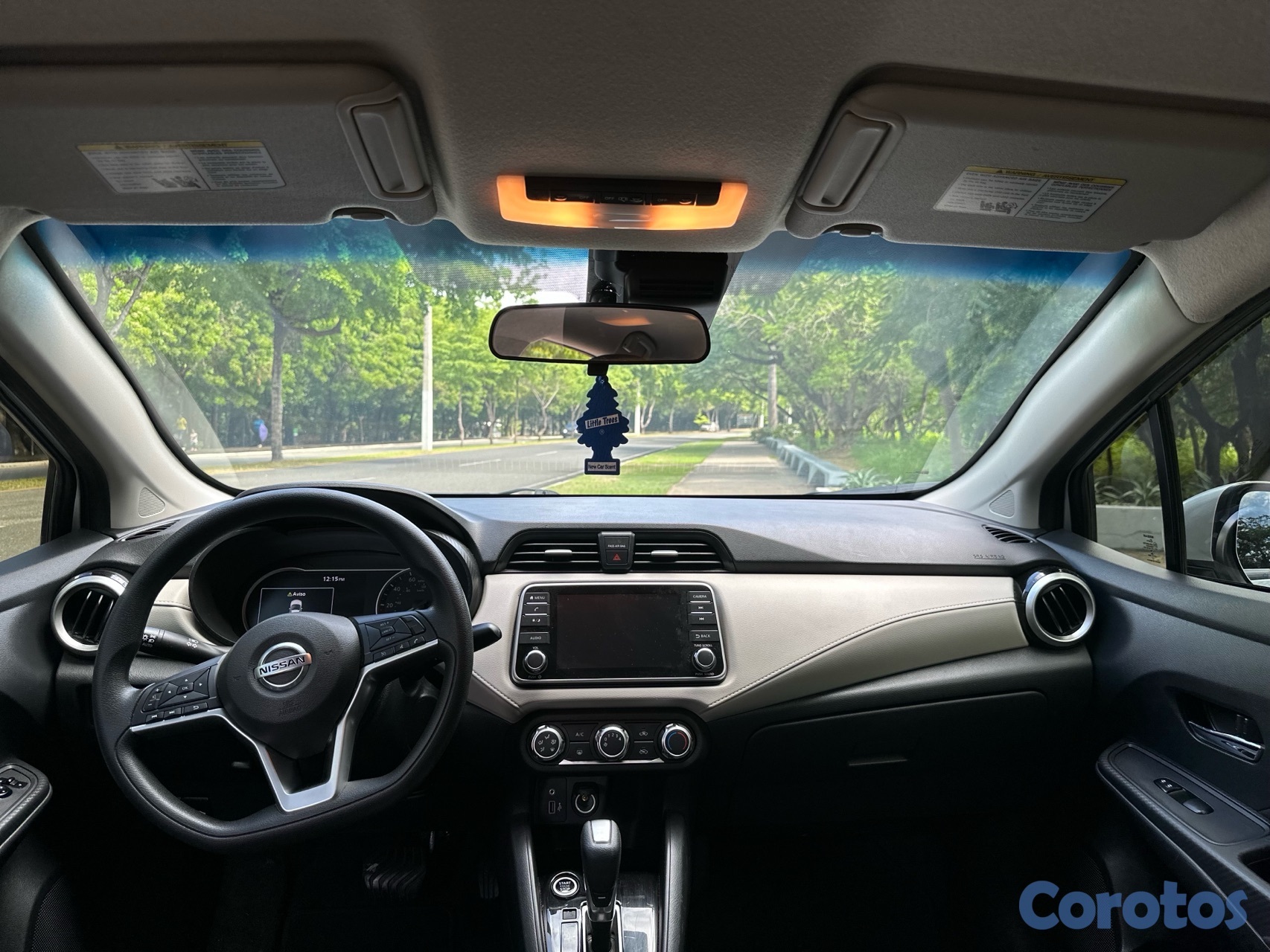 carros - Nissan Versa  5