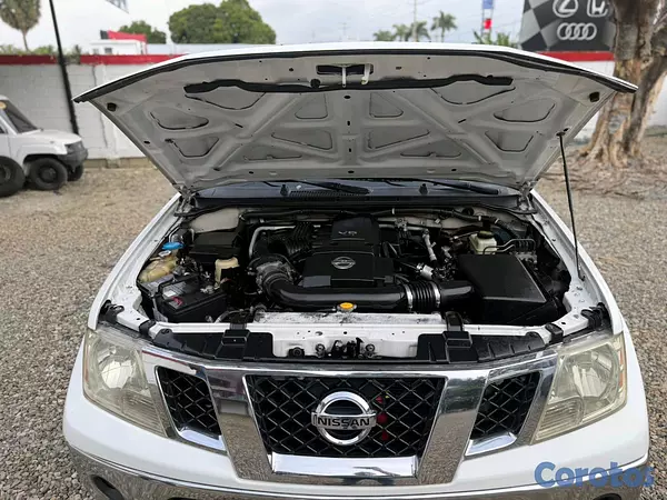 jeepetas y camionetas - Nissan frontier sl 2012 8