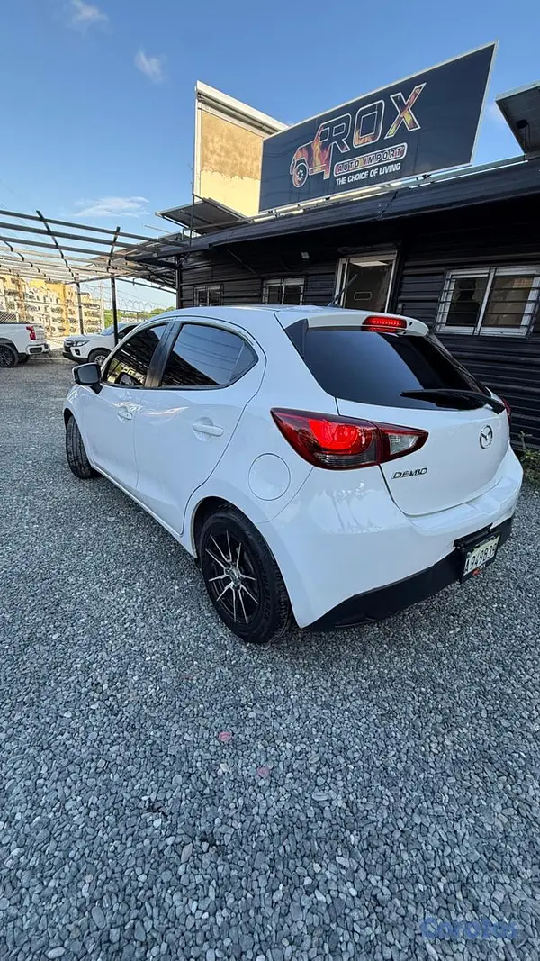 carros - Mazda Demio 2016 3