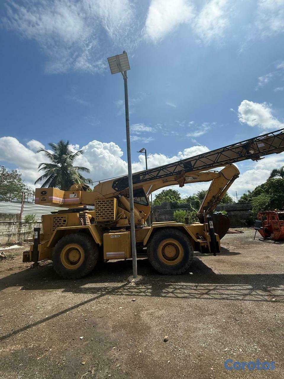 camiones y vehiculos pesados - Grúa Grove   3