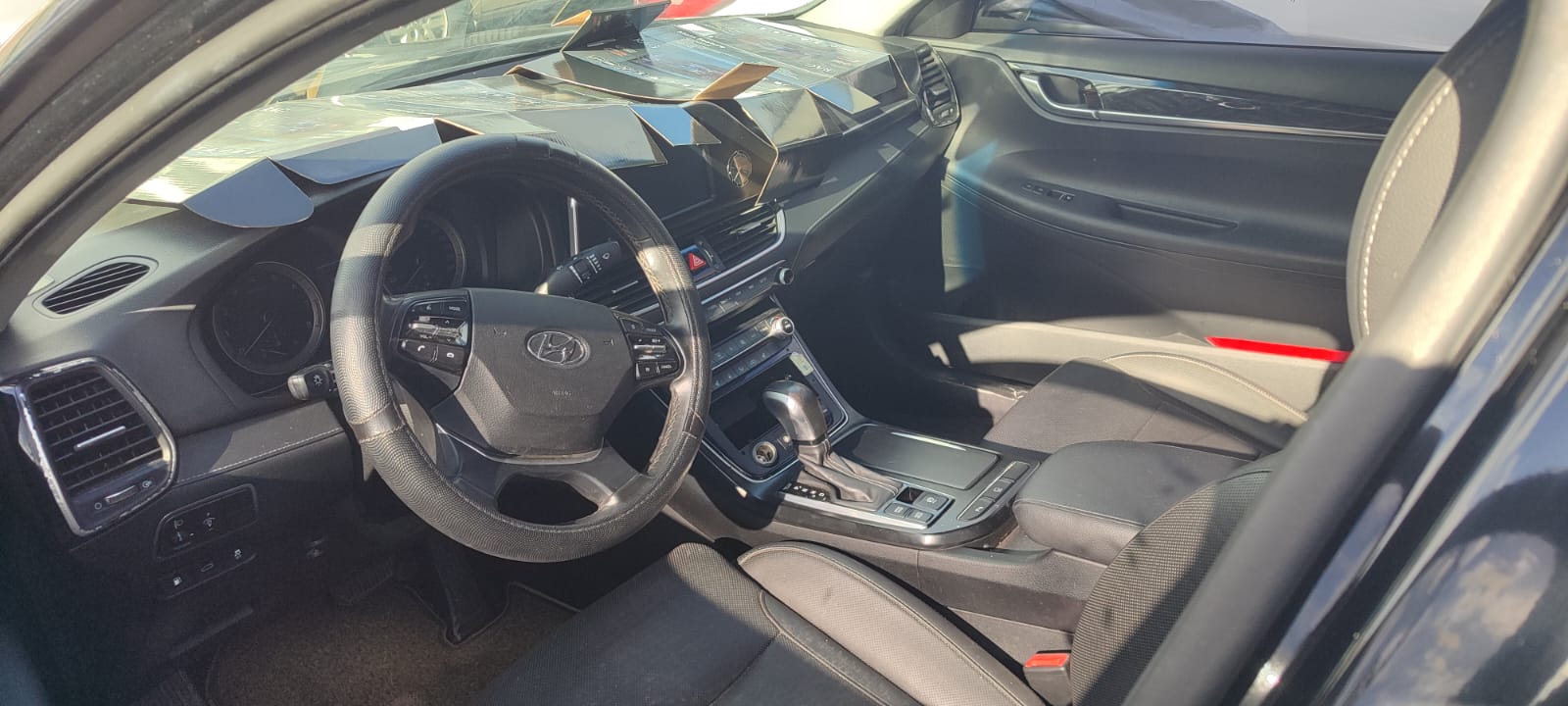 carros - HYUNDAI GRANDEUR NEGRO AÑO 2018 DESDE: RD$820,000. 1