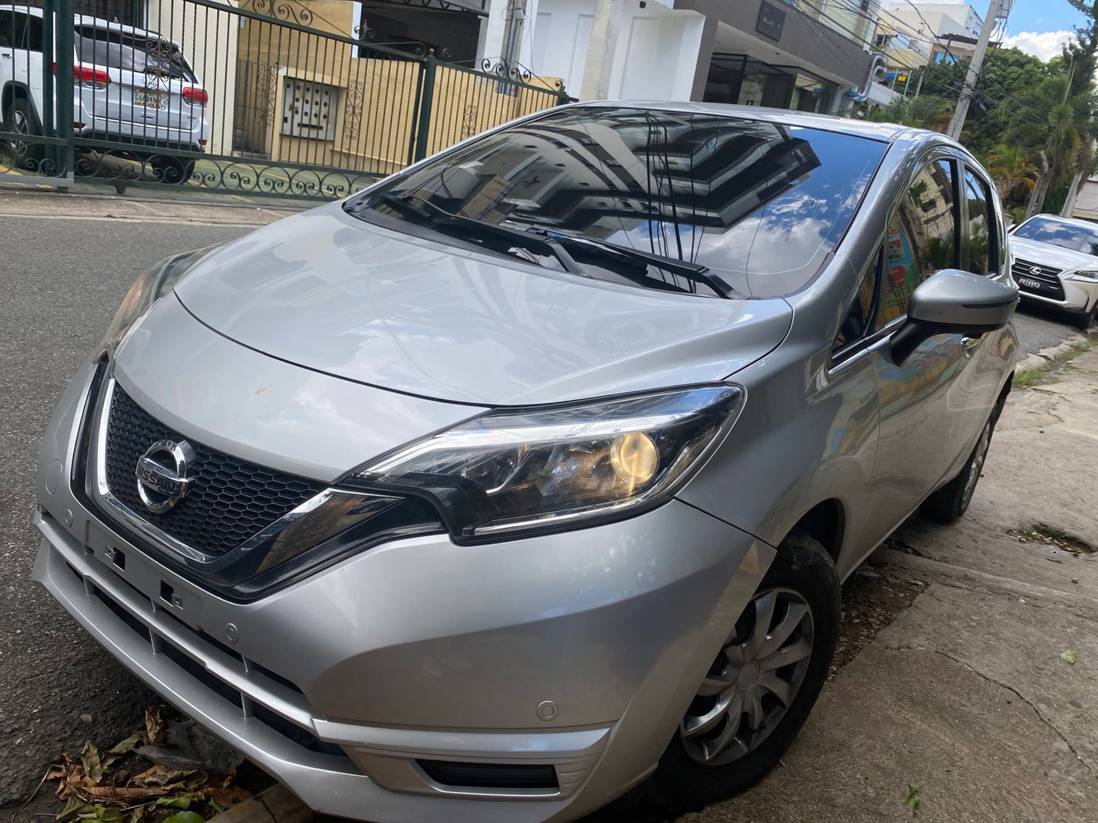 carros - NISSAN VERSA 2020