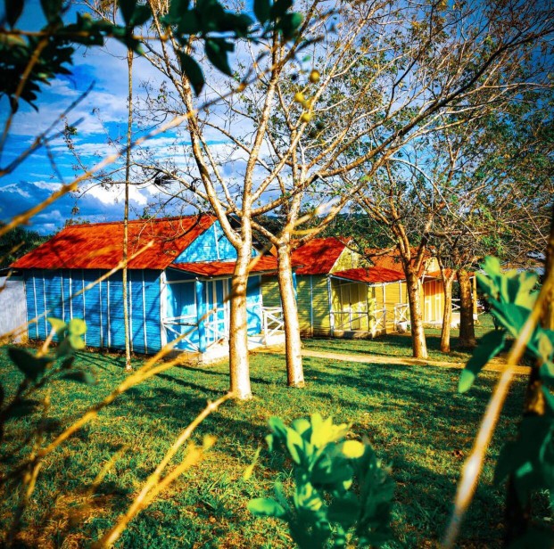 casas vacacionales y villas - Hermoso vacacional en Bayaguana: 310 tareas con ríos, cascadas, cabañas y casa. 2