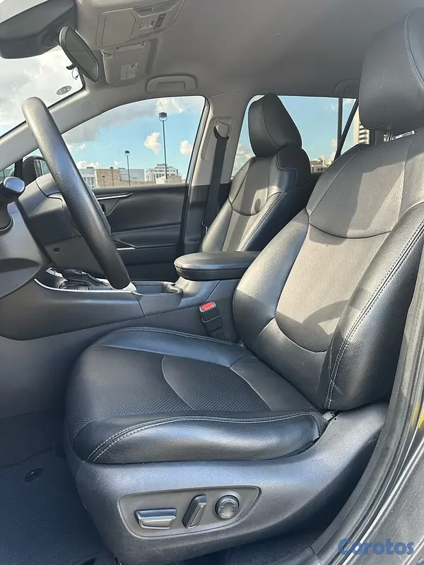 jeepetas y camionetas - Toyota rav4 XLE 2021 10