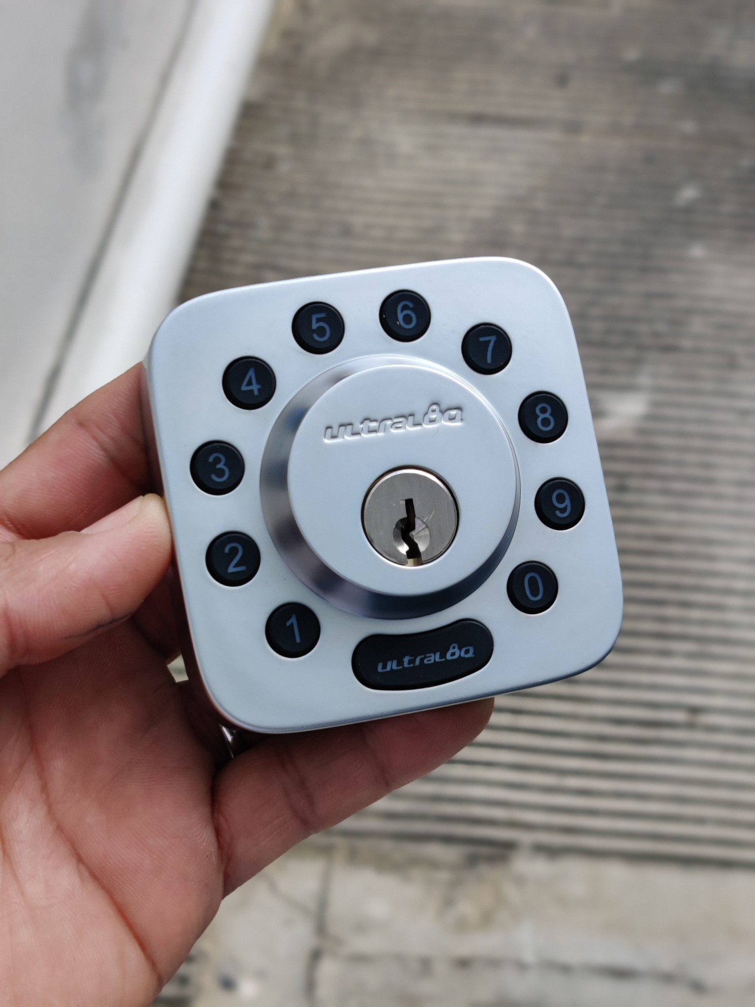 herramientas, jardines y exterior - Cerradura Digital Bluetooth+ Wifi cerrojo para puerta ideal para Airbnb  1