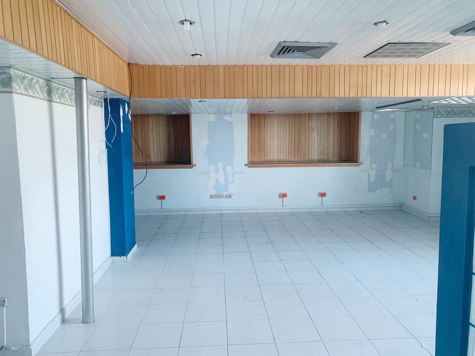 oficinas y locales comerciales - Local en Piantini espacio abierto 4