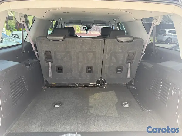 jeepetas y camionetas - Chevrolet Suburban LT 2017 7
