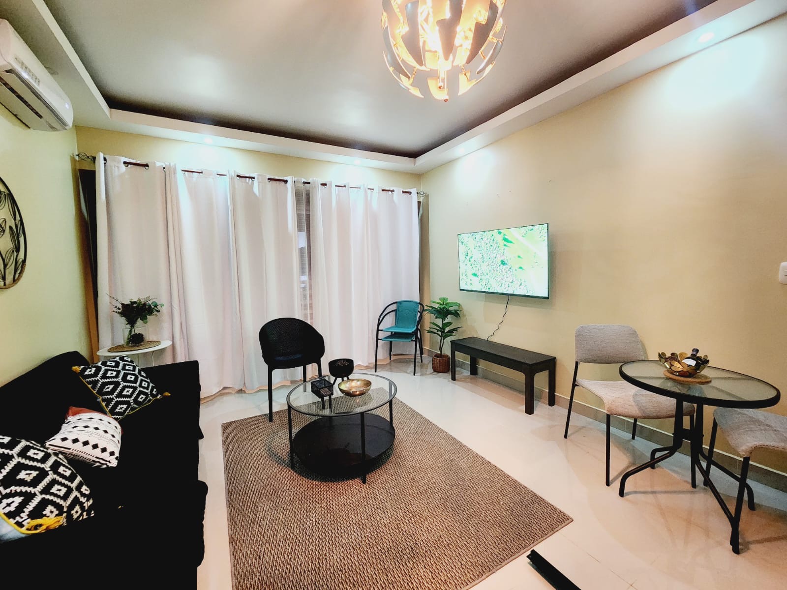 apartamentos - Zona Universitaria  Alquiló de apartamento totalme 6