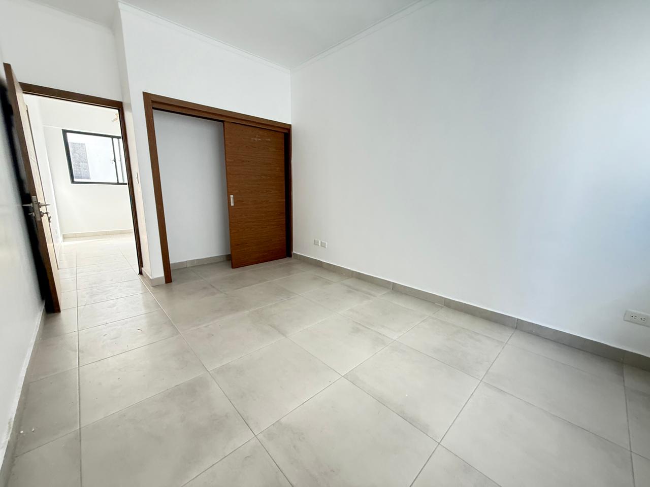 apartamentos - Millón dos hab dos parqueos 2.5 baños servicio  7