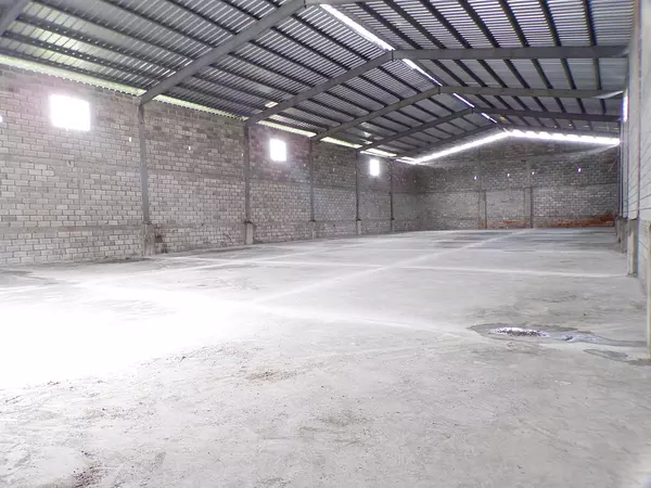 oficinas y locales comerciales - Nave cerca al aeropuerto  5