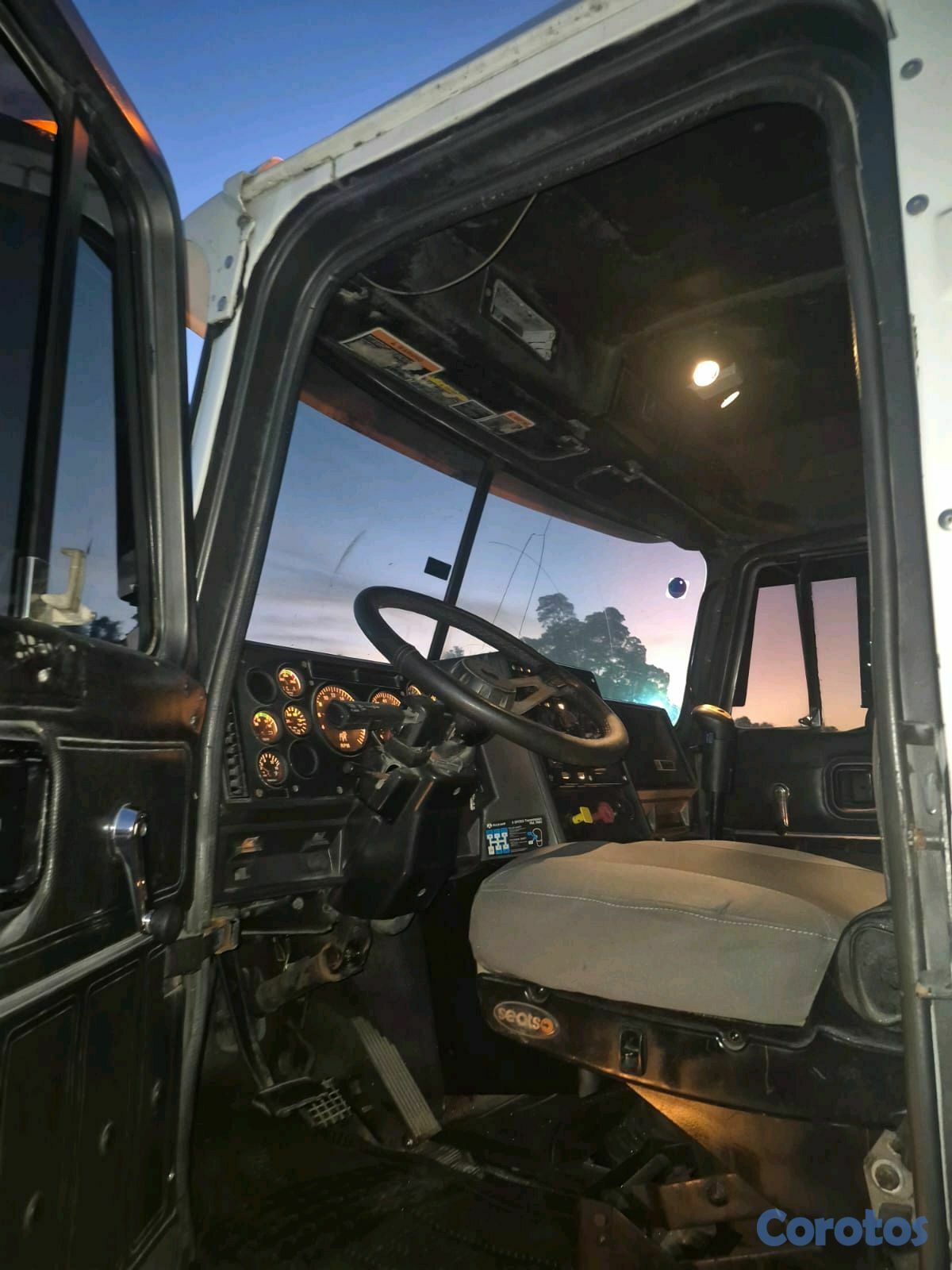 camiones y vehiculos pesados - plataforma Mack 1997, con 3 ejes 5