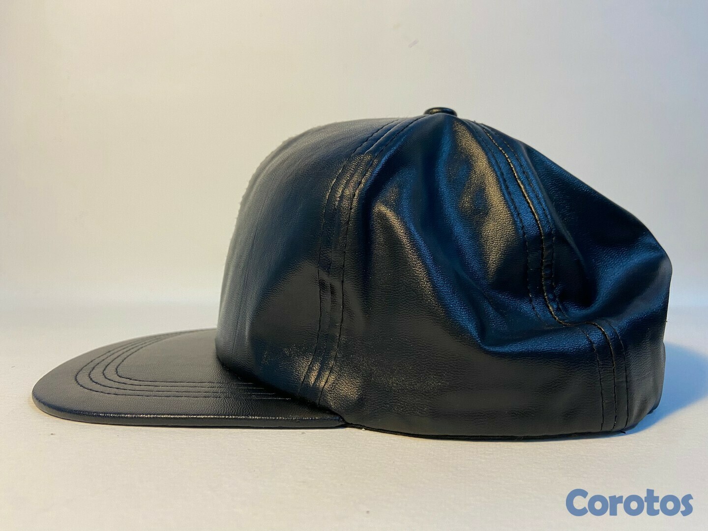 ropa para hombre - Gorra Snapback material leather sintético ajustable.  3