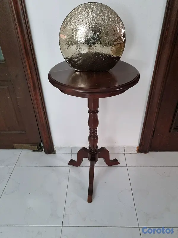 muebles y colchones - Mesa alta en caoba 3