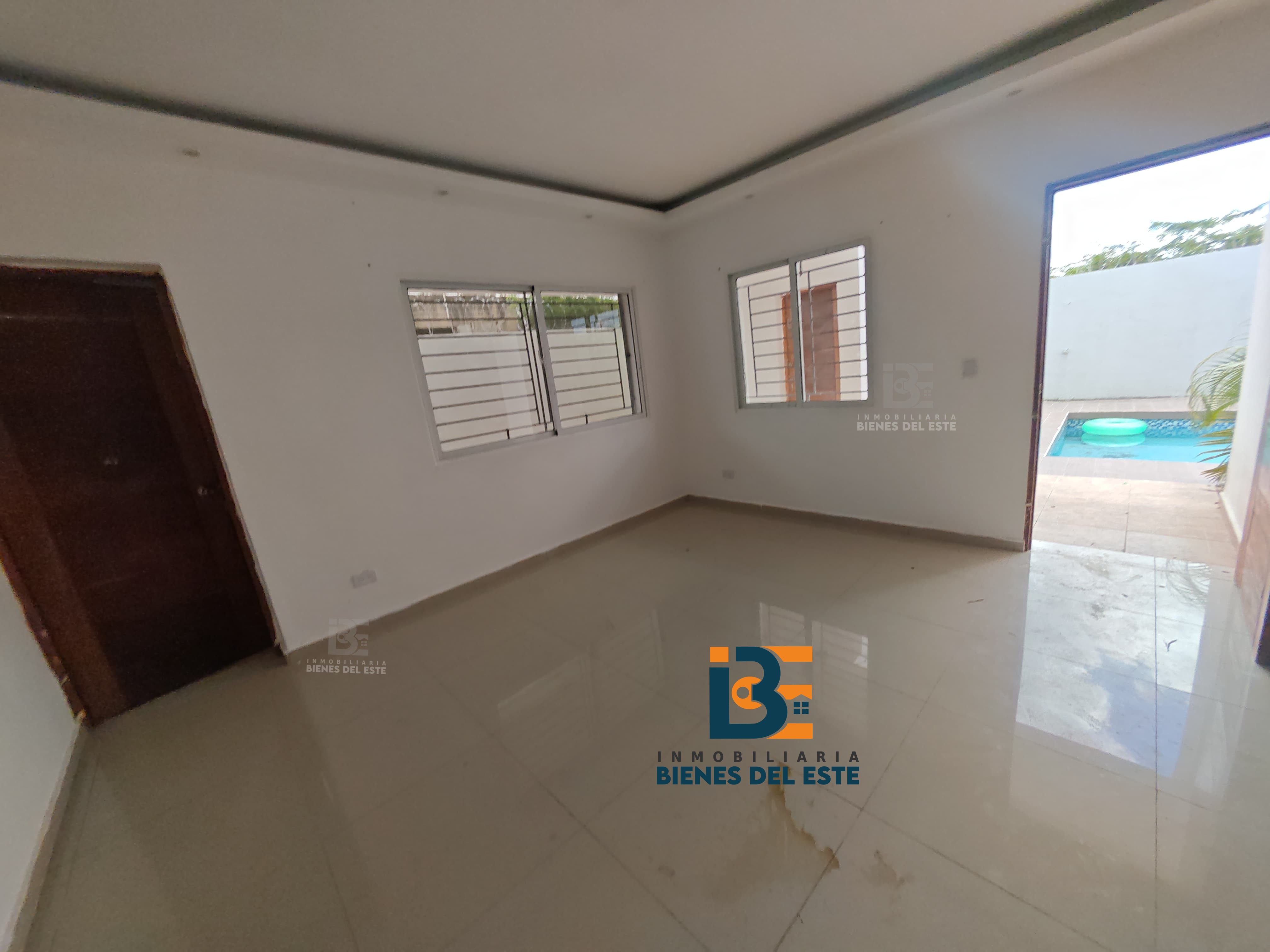 casas - Se Alquila Casa de Dos Niveles con Piscina SPM 1