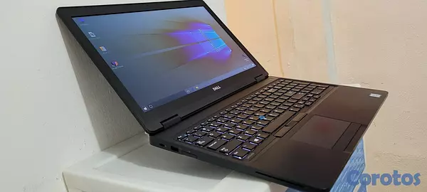 computadoras y laptops - Laptop Dell 5590 17 Pulg Core i5 8va Gen Ram 16gb ddr4 Disco 512gb SSD Solido 2