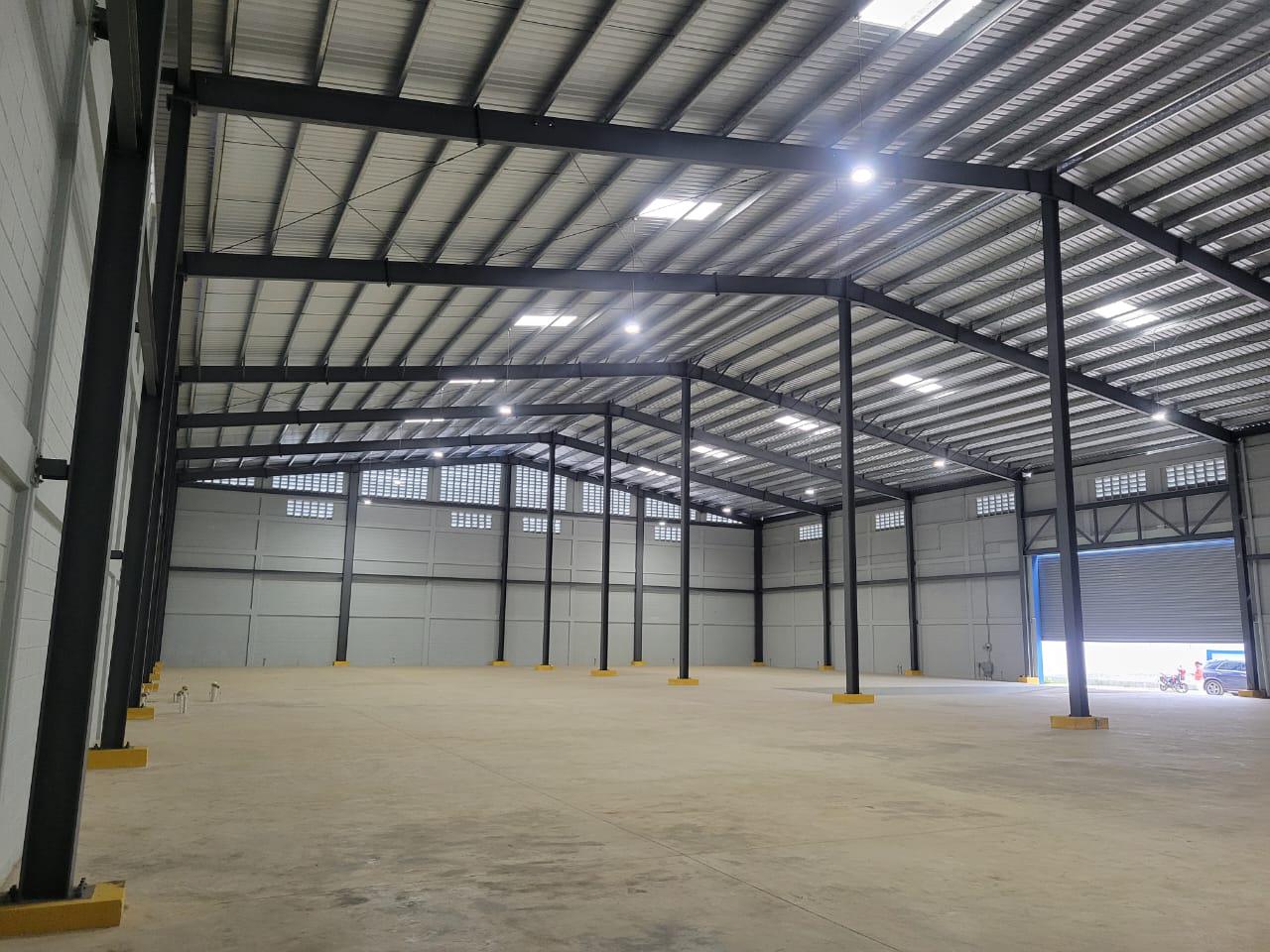 otros inmuebles - Alquiler y venta de Nave Industrial en sector Engombre