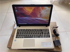 computadoras y laptops - Laptop ASUS Core i3 de 7ma gen Nueva