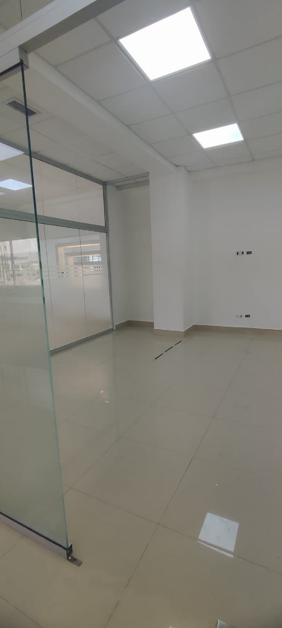 oficinas y locales comerciales - Alquilo local comercial en Edificio Corporativo Bella Vista Jul 1