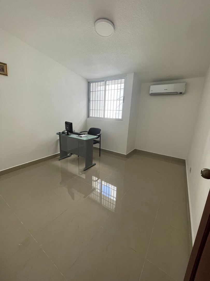 oficinas y locales comerciales - Oficina en renta Evaristo Morales 