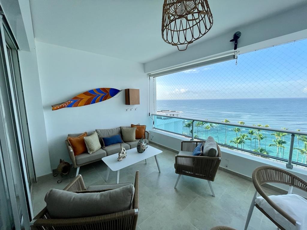 apartamentos - Apartamento en primera linea de playa en venta en Juan Dolio, piso alto, piscina