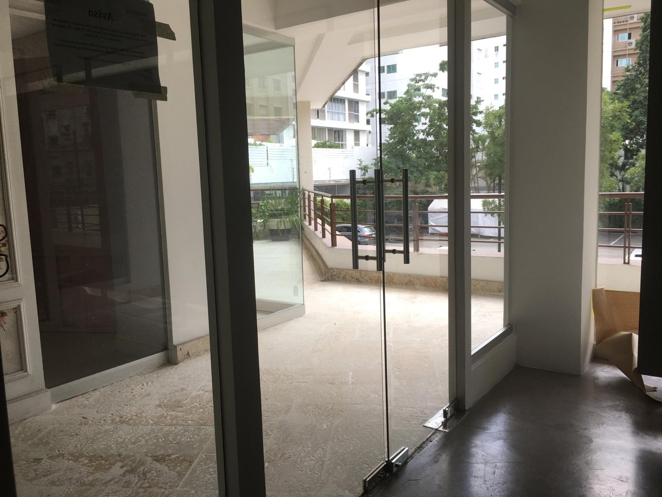oficinas y locales comerciales - Amplio Local de 52 m2, se encuentra en el SEGUNDO NIVEL 3