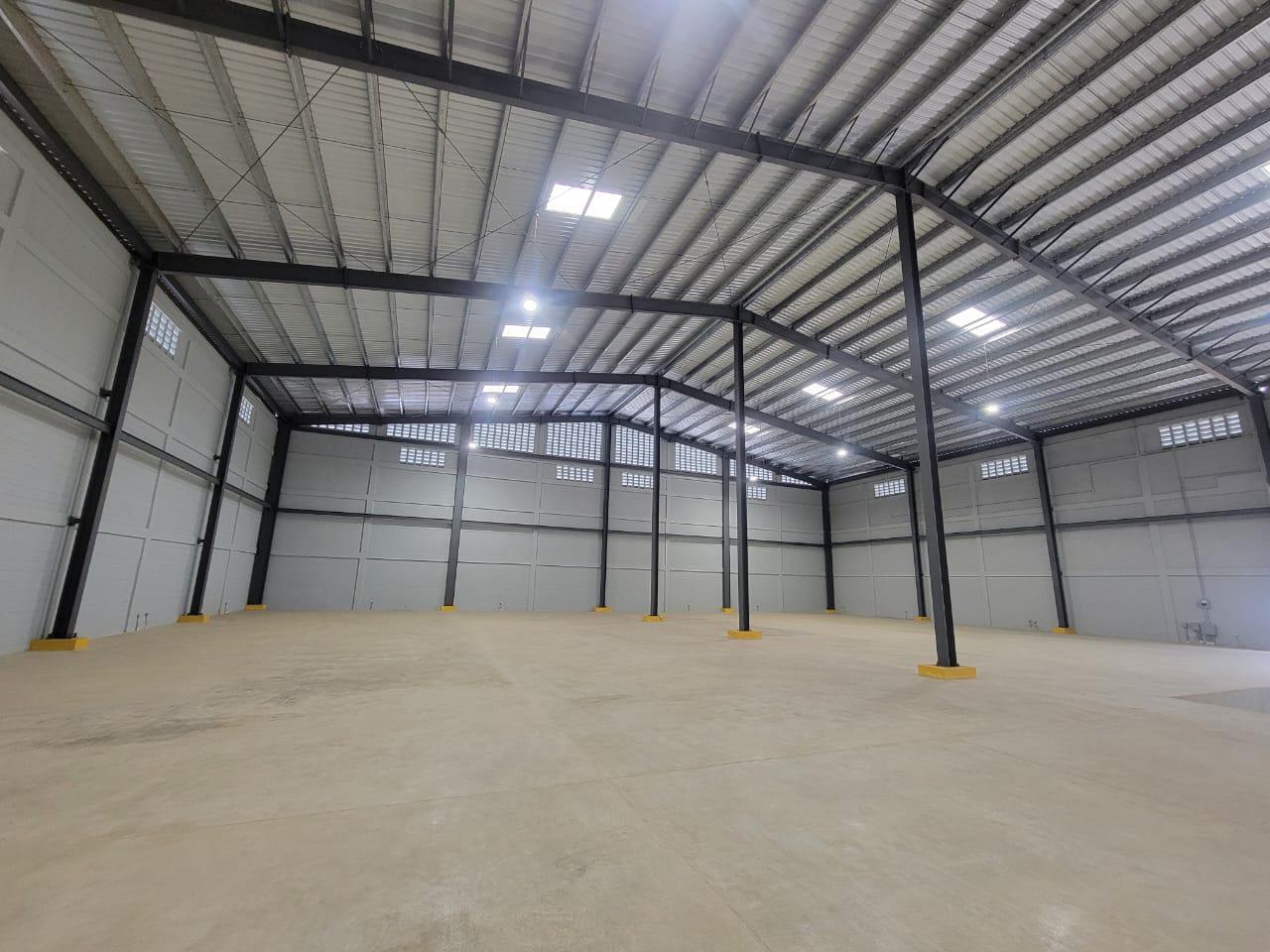 otros inmuebles - Alquiler y venta de Nave Industrial en sector Engombre 1