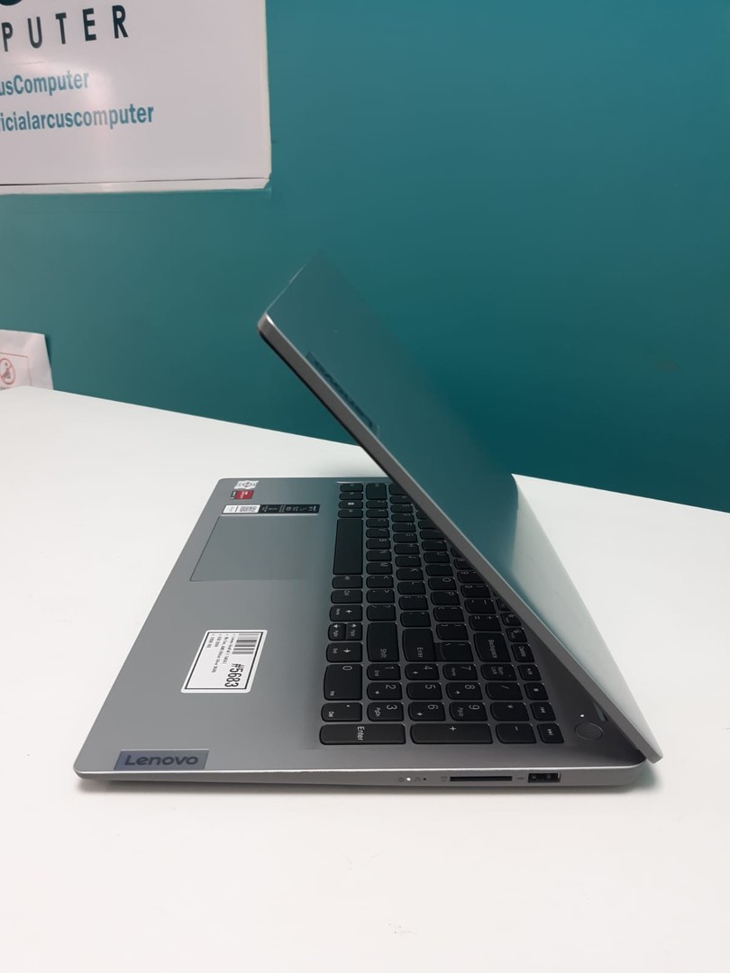 computadoras y laptops - Laptop, Lenovo IdeaPad 1 15ADA7 / 10th Gen, AMD Athlon Silver 3050U/ 4GB DDR4 / 
