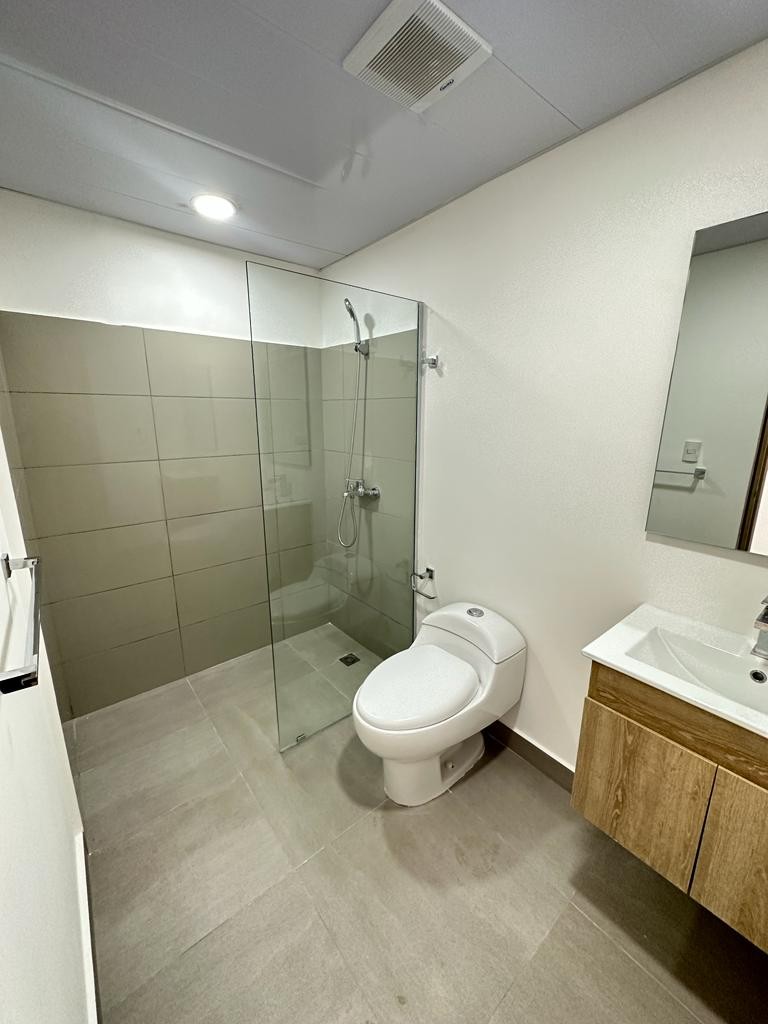 apartamentos - APARTAMENTO EN VENTA EN AV. HISPANOAMERICANA. 3