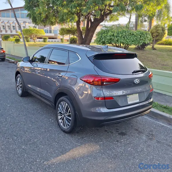 jeepetas y camionetas - Hyundai Tucson DOHC MAGNA 6