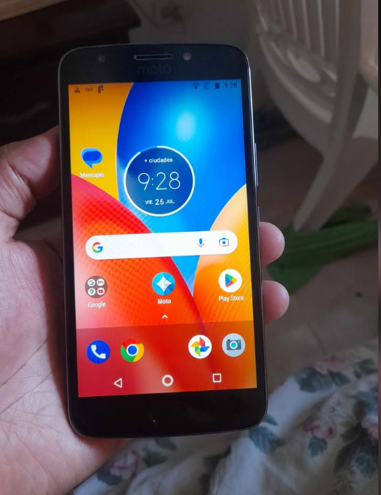 celulares y tabletas - Celular Moto E4 PLUS ESTA DESBLOQUEADO COGE TODO LOS CHIPS 0