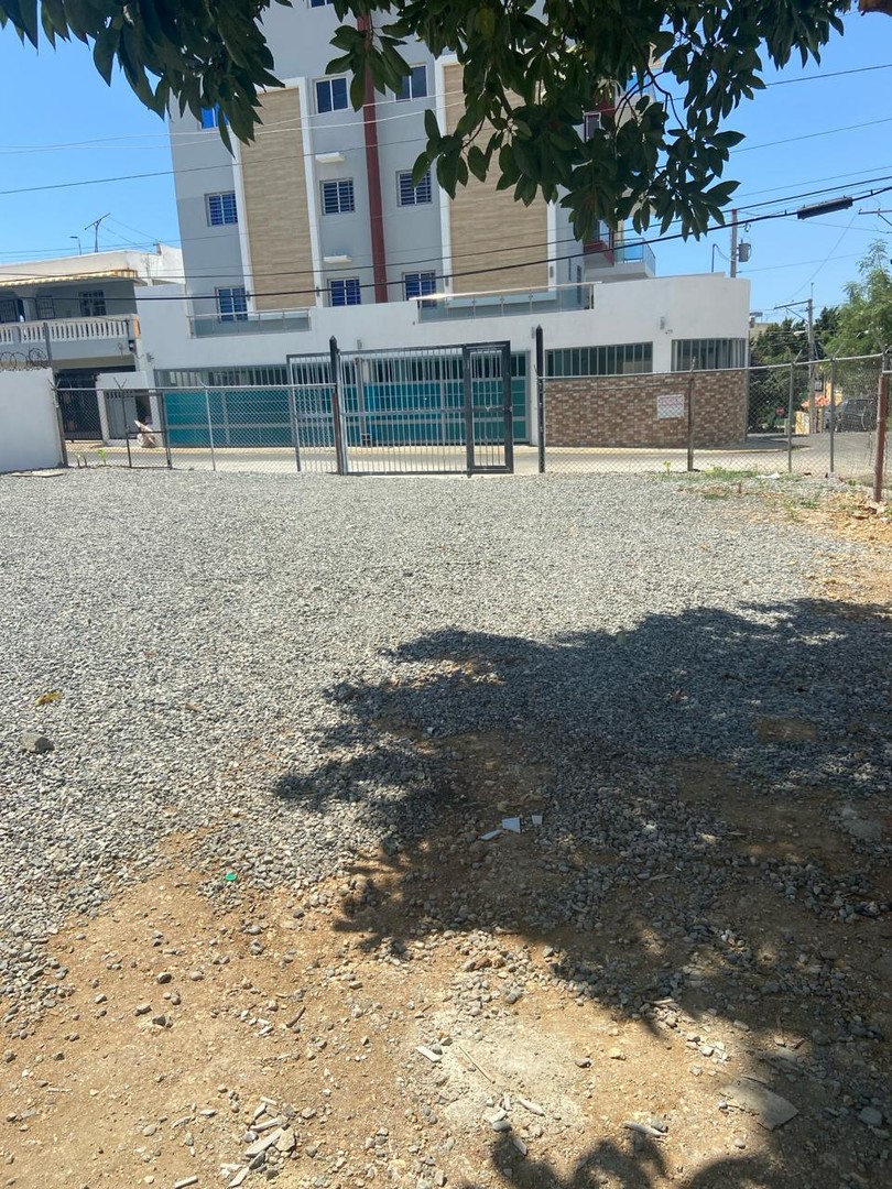 solares y terrenos - En alquiler Solar para Dealer en San isidro Santo Domingo Este 