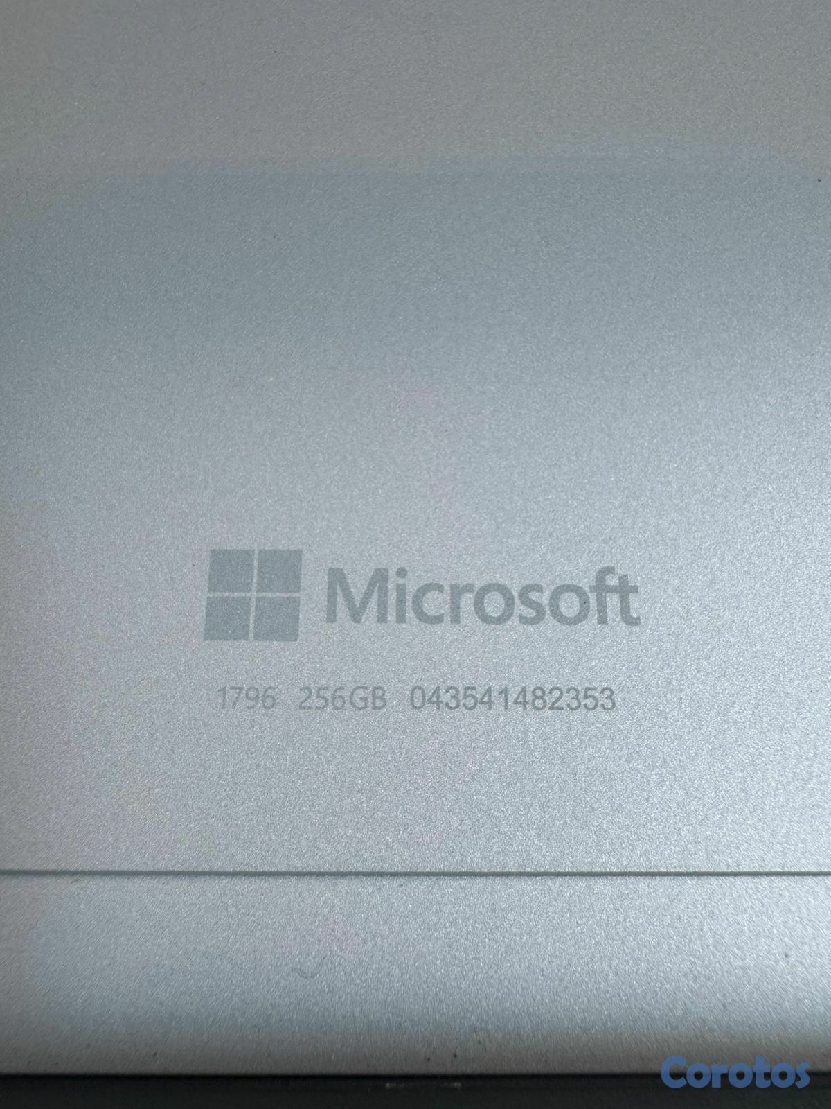 celulares y tabletas - Microsoft Surface Pro 5th Gen I5 8GB RAM 256 GB SS 2