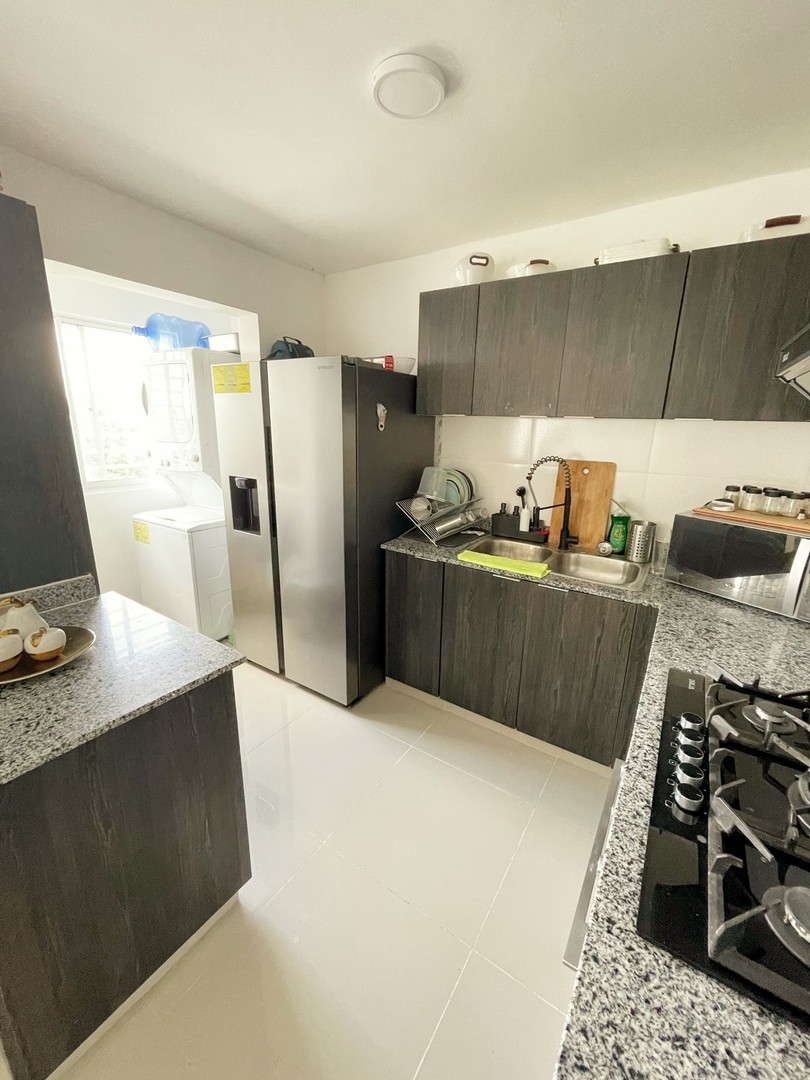 apartamentos - Vendo Apartamento en 5to nivel con Terraza Privada en la Av. Charless de Gaulle  3