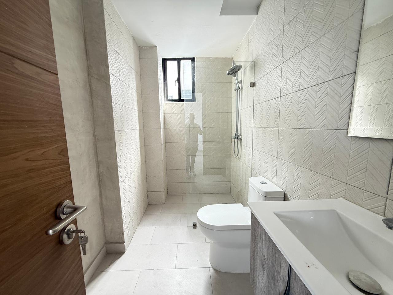 apartamentos - Millón dos hab dos parqueos 2.5 baños servicio  9