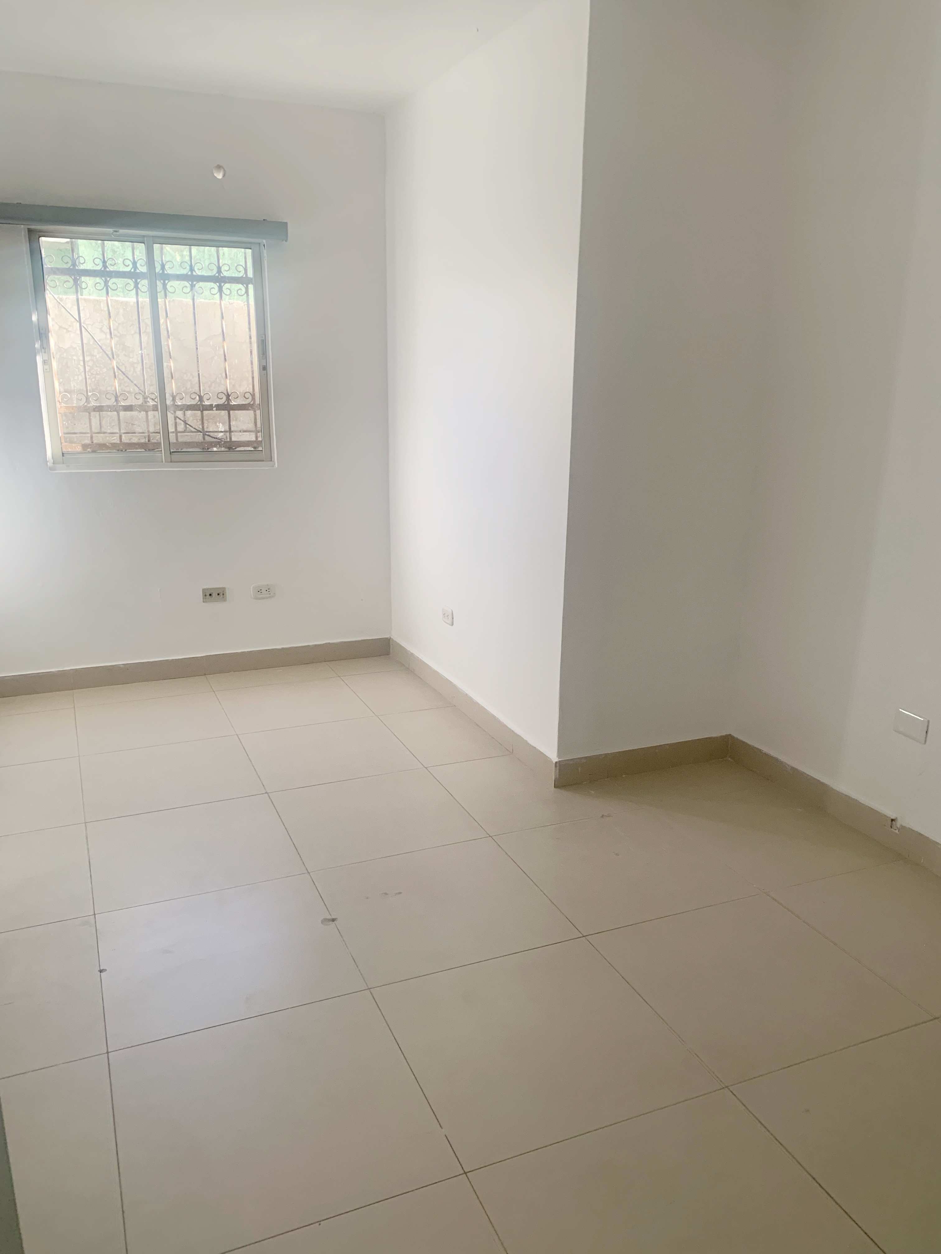 oficinas y locales comerciales - Local céntrico en los Prados  8