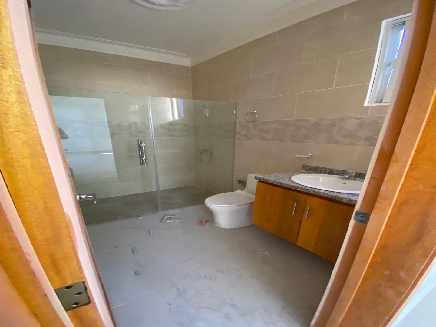 casas - LEGANTE Y HERMOSA CASA NUEVA  EN VENTA  PROXIMO A AVENIDA HATUEY, SANTIAGO DE LO 7