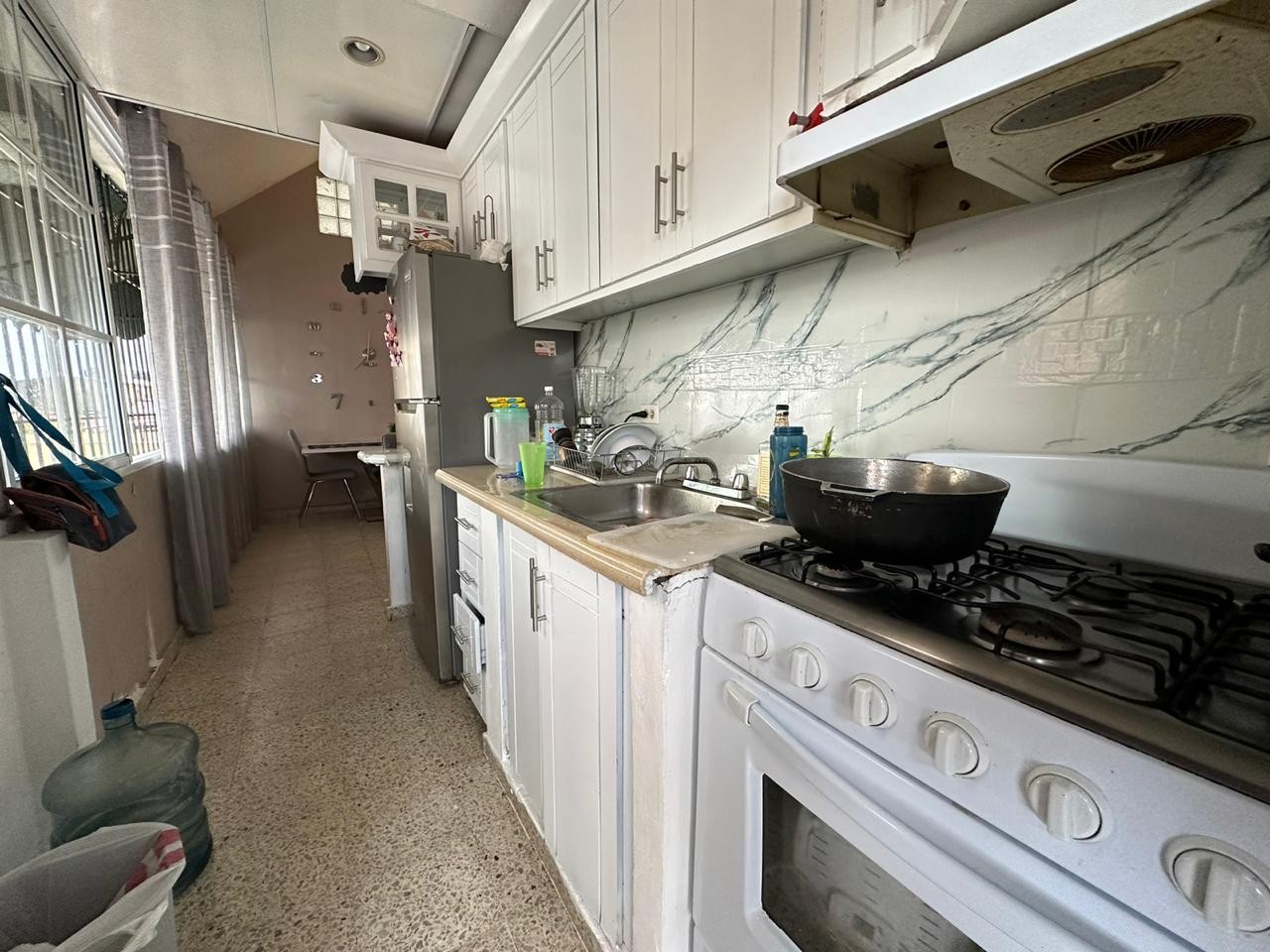 apartamentos - Vendo independencia km 9  
 2 nivel
 3 habitaciones, 
Precio RD$ 4,900,000 2
