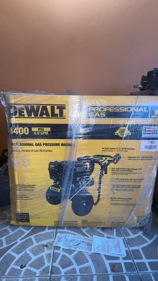 herramientas, jardines y exterior - Hidrolavadora nueva de caja ,DeWALT de 4400psi ,am 1