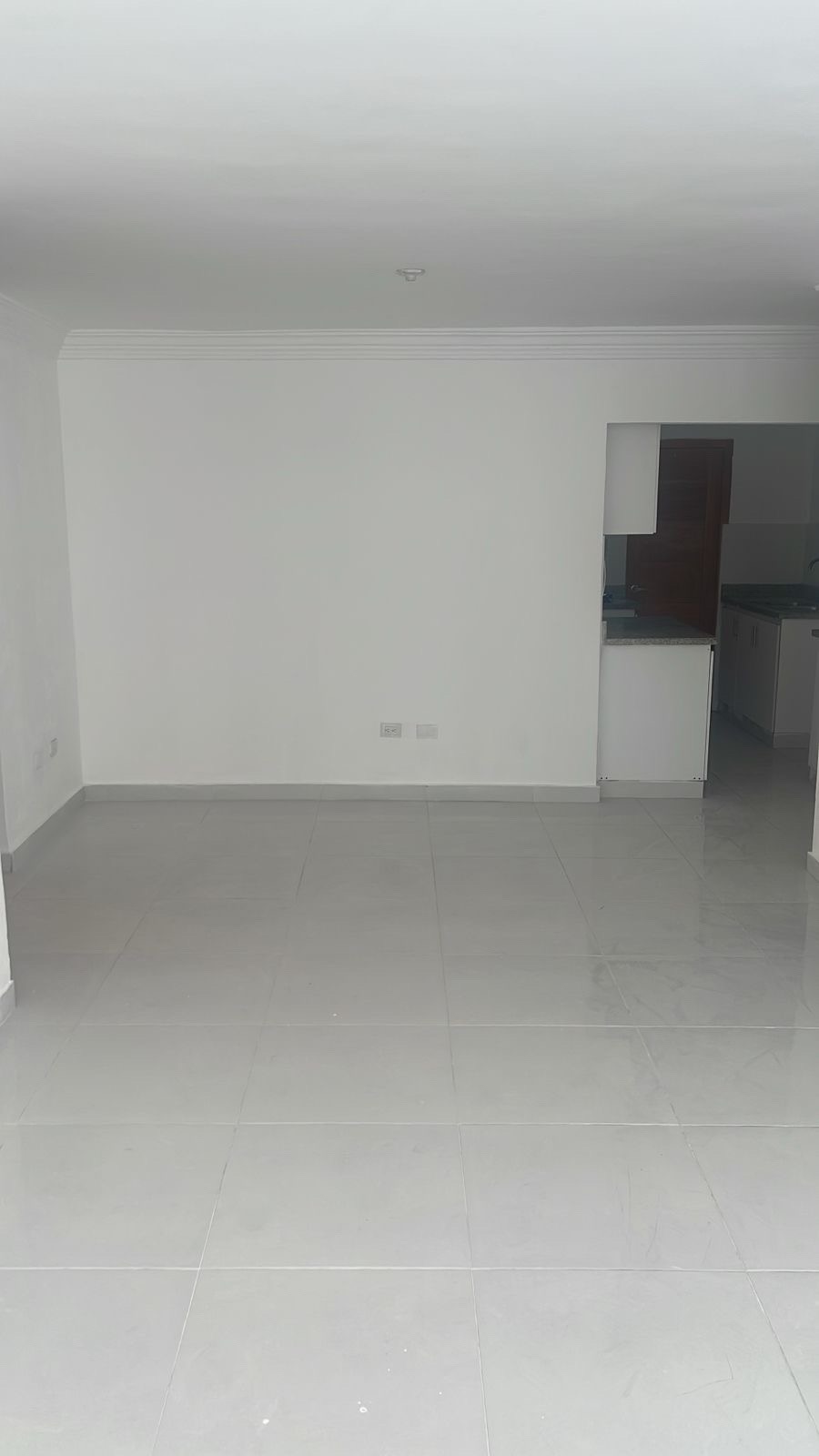 apartamentos - apartamento de 3 habitaciones y 2 baños con parqueo techando ubic. av España.  9