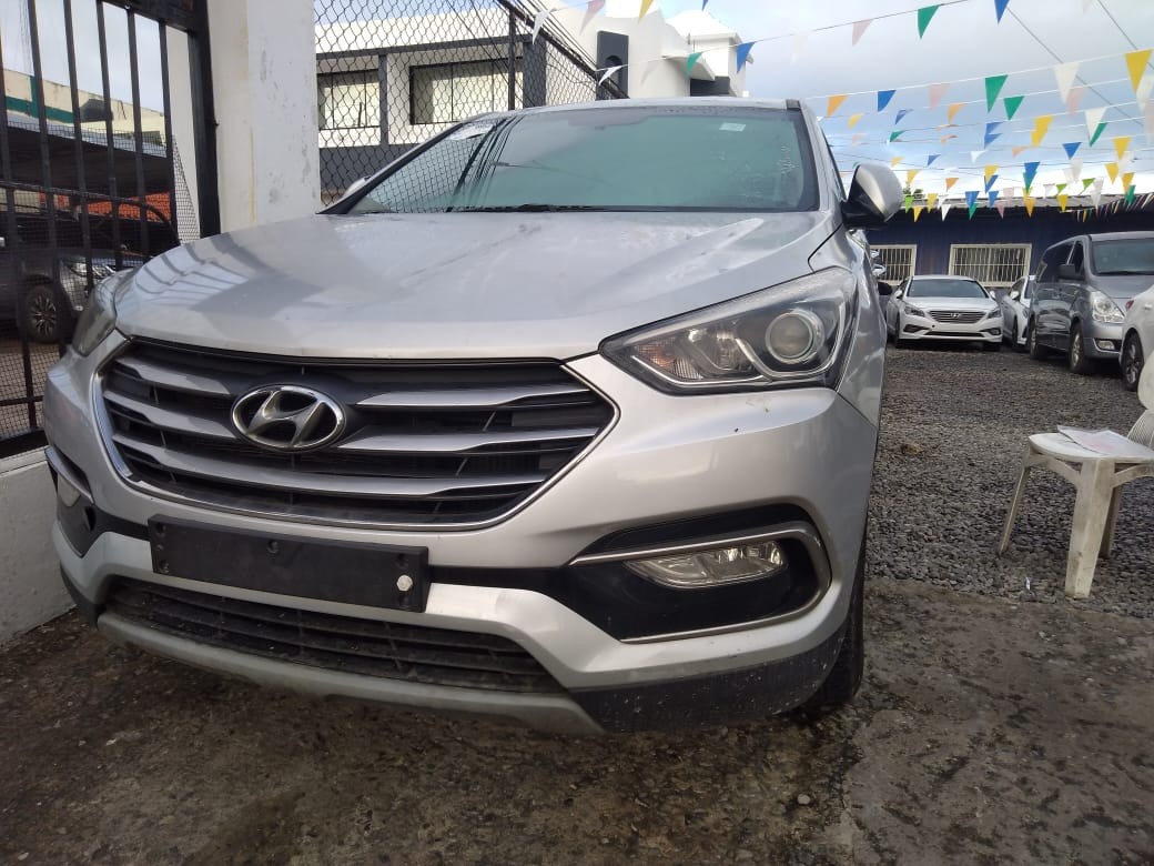 jeepetas y camionetas - HYUNDAI SANTA FE 2018 GRIS 1