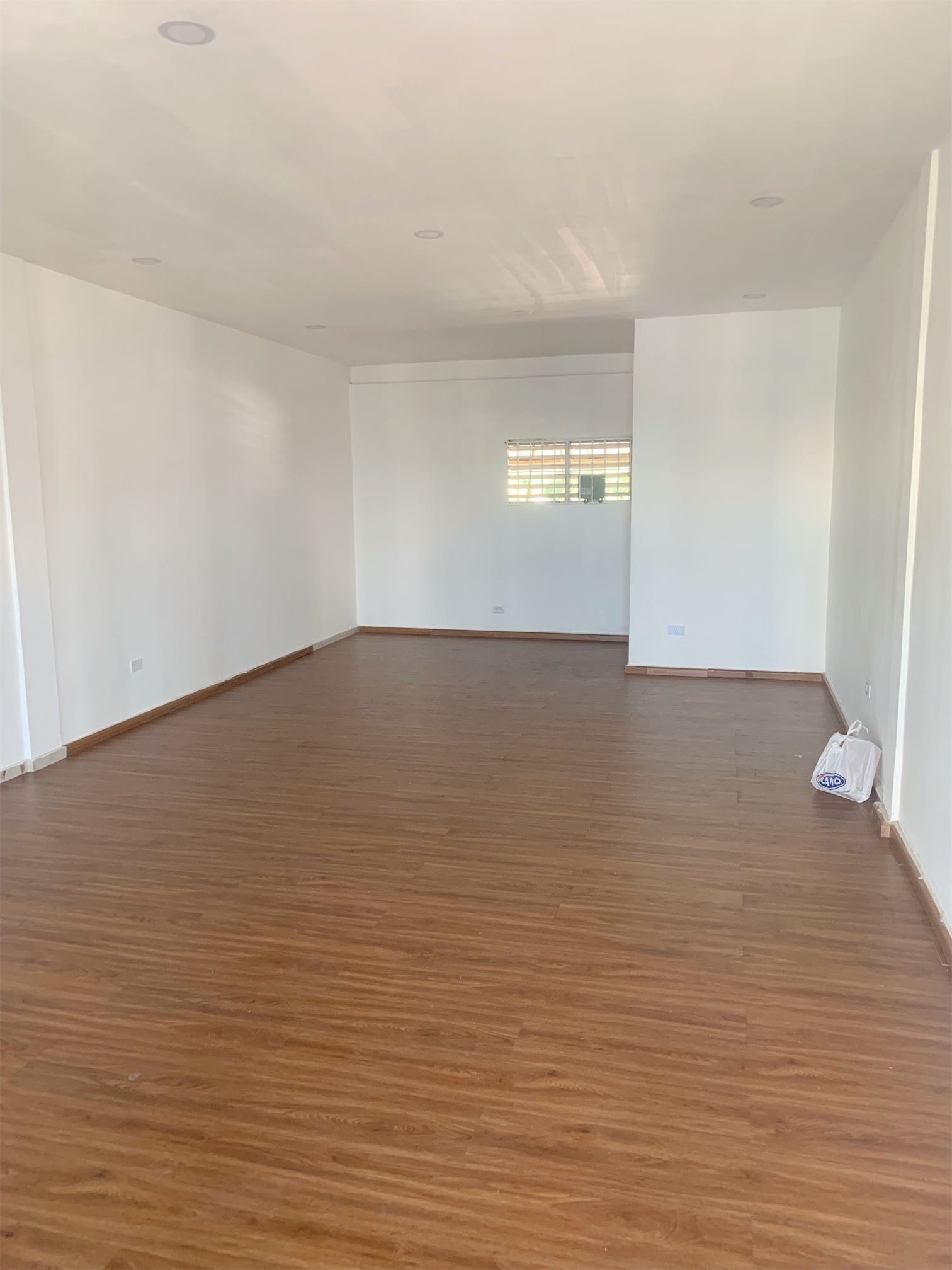 oficinas y locales comerciales - Local en los cacicazgos céntrico  1