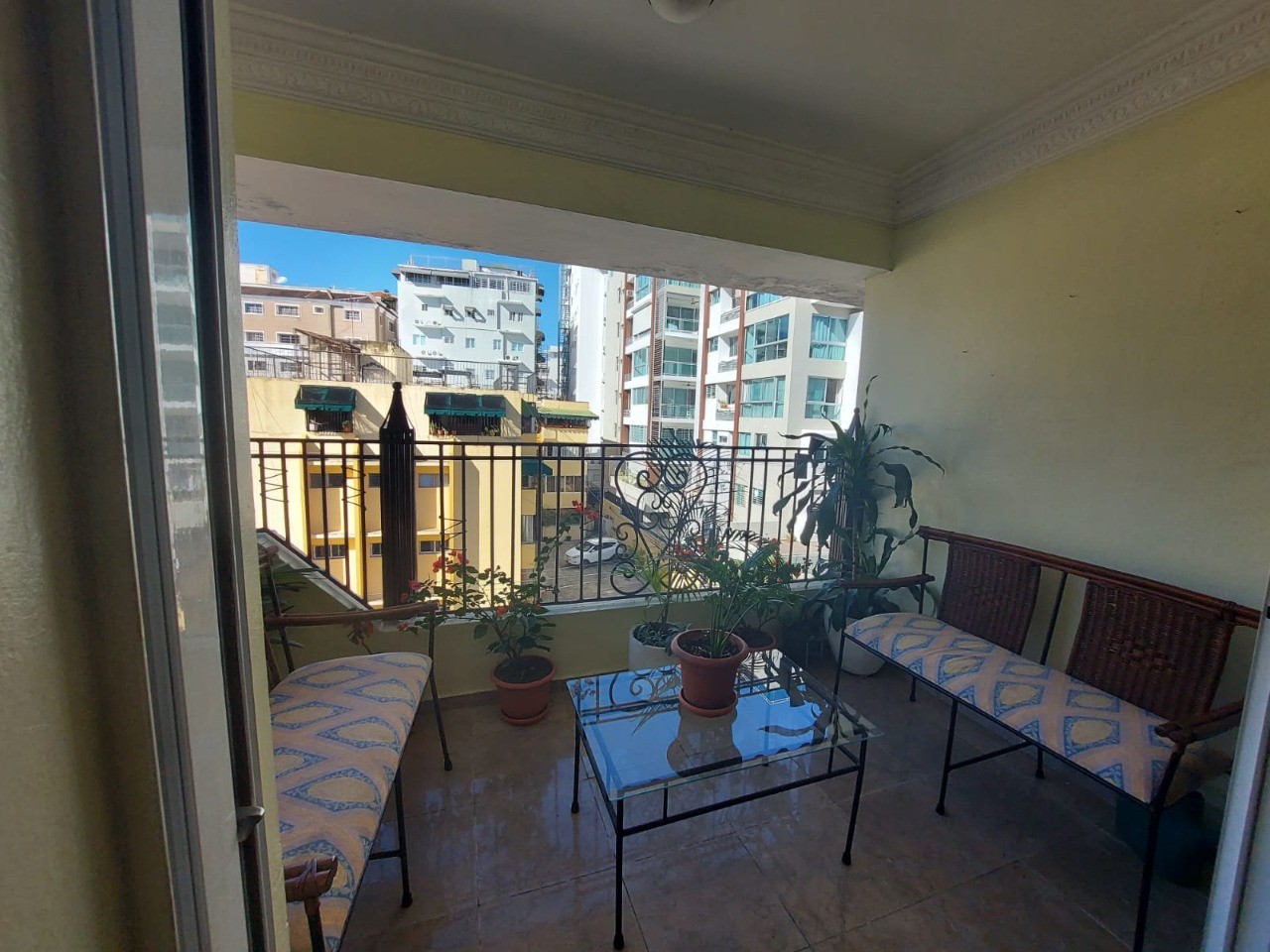  Penthouse 4to piso  Urb. Real Con Terraza Privada
 1
