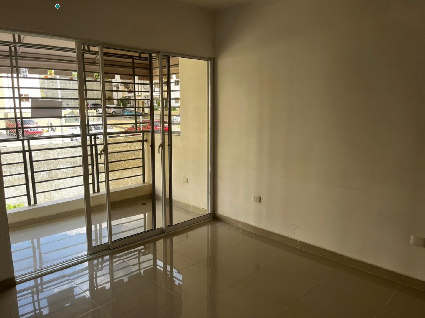 apartamentos - Apartamento en alquiler en Altos de Alameda, tercera planta, 26,000 pesos