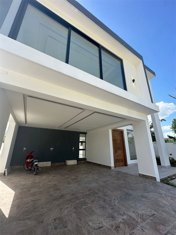 casas - CASA En Venta de dos Niveles Carretera Santiago Licey. 3