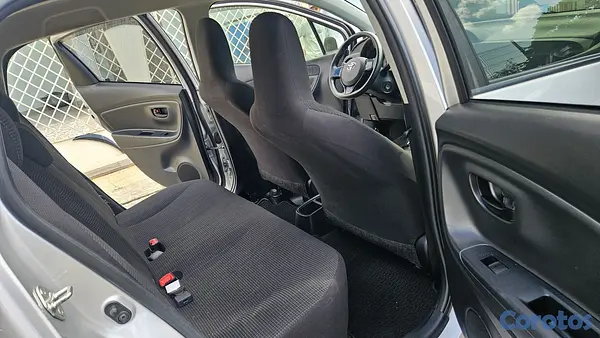 carros - Toyota vitz 2020 6