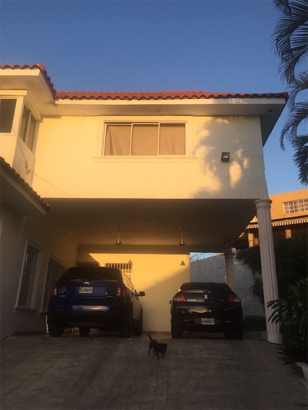 casas - Hermosa casa de 2 niveles en venta arroyo hondo 4