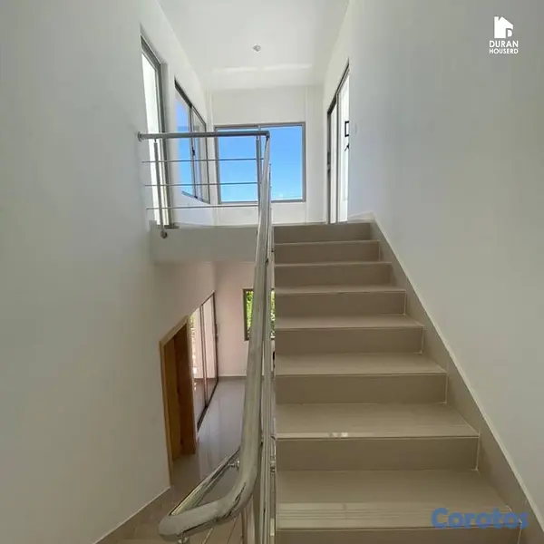 casas - venta de casa en la autopista de san isidro prado oriental Santo Domingo este  4