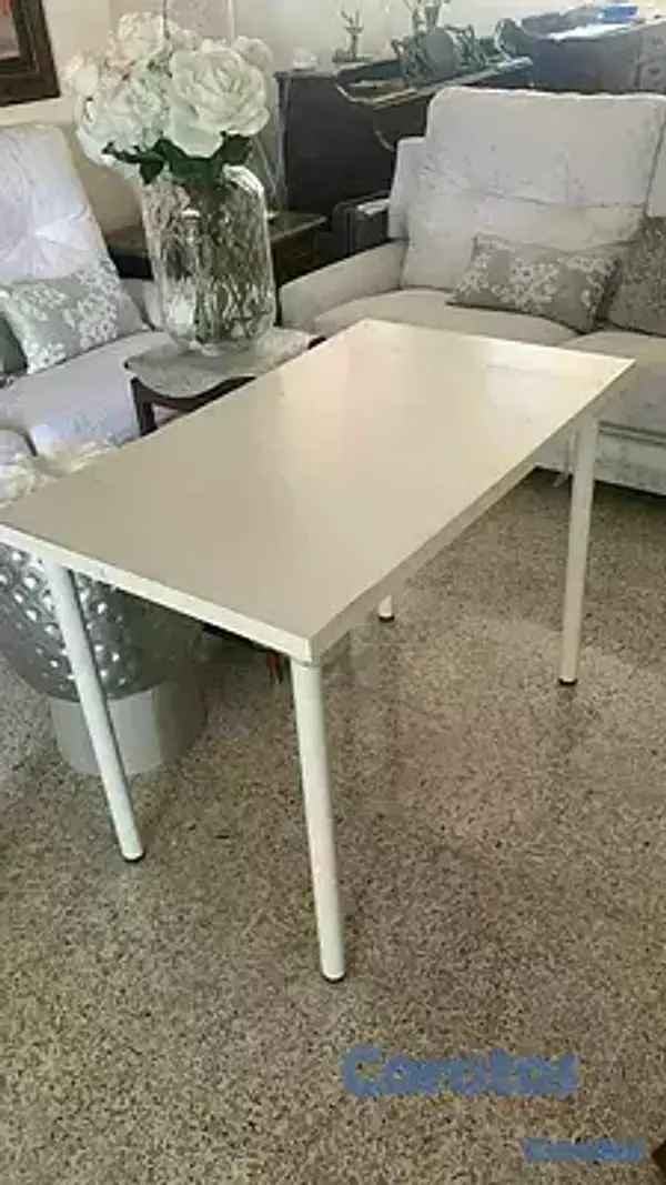 muebles y colchones - Mesa blanca. 3