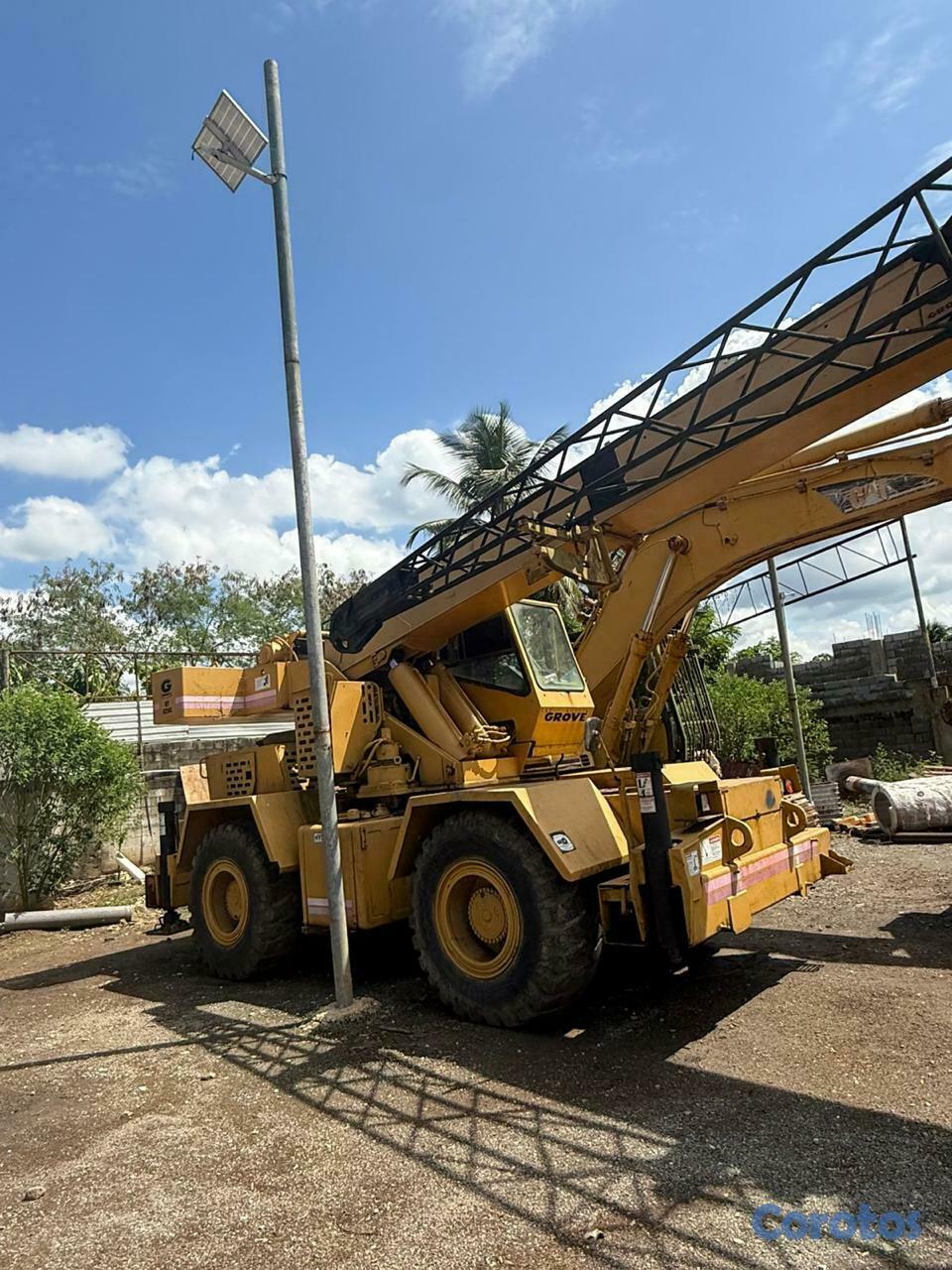 camiones y vehiculos pesados - Grúa Grove   6