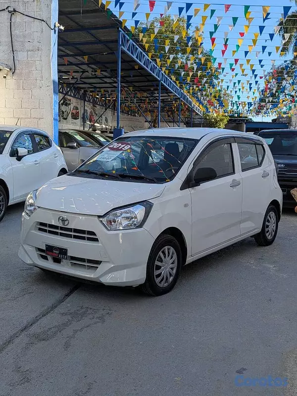 carros - TOYOTA PIXIS 1